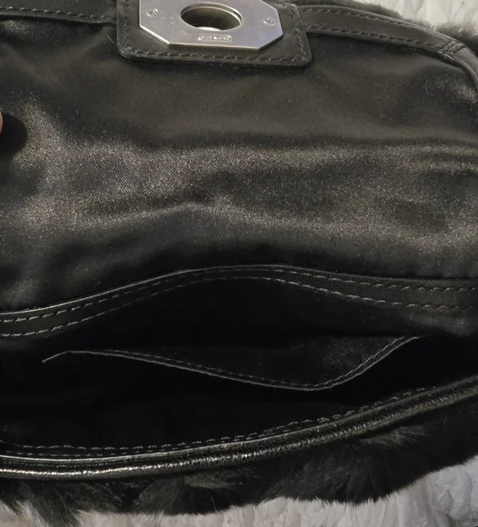 STUNNING LTD ED COACH AUTH NWOT BLACK RABBIT FUR WRISTLET CLUTCH 🤍 - Picture 4 of 6